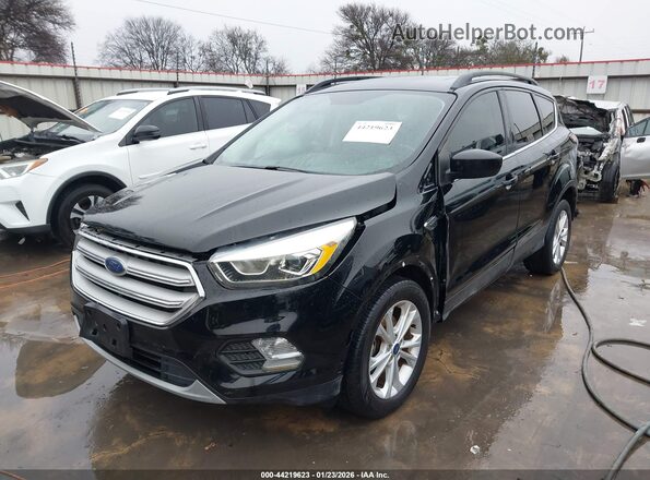 1FMCU0HD1JUD19860 2018 FORD ESCAPE Черный Вид спереди