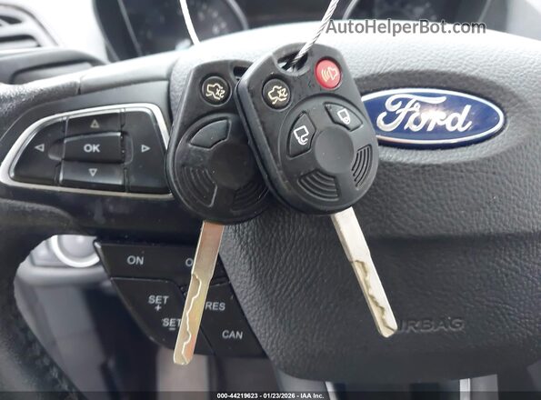 1FMCU0HD1JUD19860 2018 FORD ESCAPE Черный Вид панели приборов
