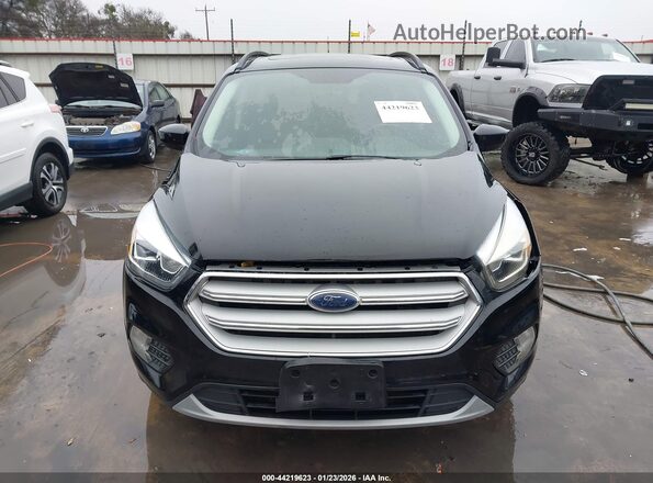 1FMCU0HD1JUD19860 2018 FORD ESCAPE Черный Вид задней части салона