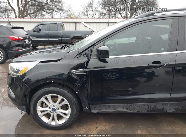1FMCU0HD1JUD19860 2018 FORD ESCAPE Черный 