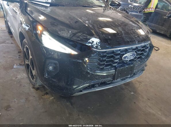 1FMCU9NA3PUB45586 2023 FORD ESCAPE Black 