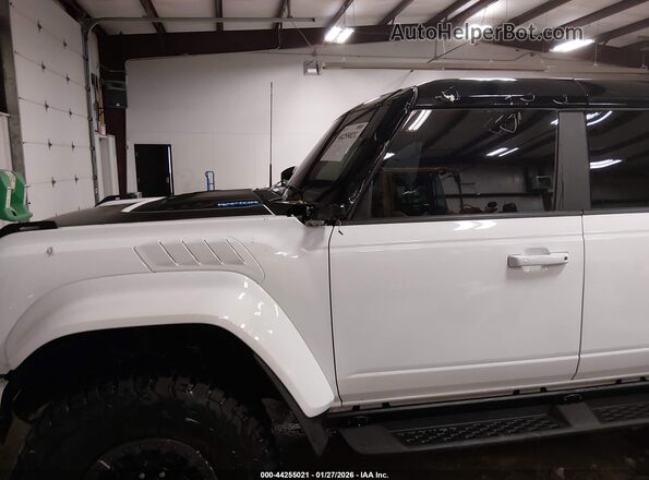 1FMEE0RR7RLA83118 2024 FORD BRONCO White Вид спереду