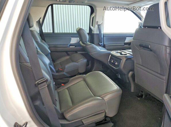 1FMJU1J80SEA28899 2025 FORD EXPEDITION Белый Вид задней части салона