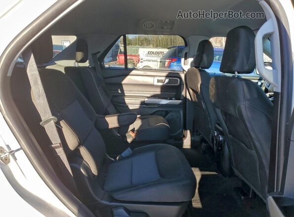 1FMSK8DH0NGC21142 2022 FORD FORD EXPLORER White Вид задньої частини салону