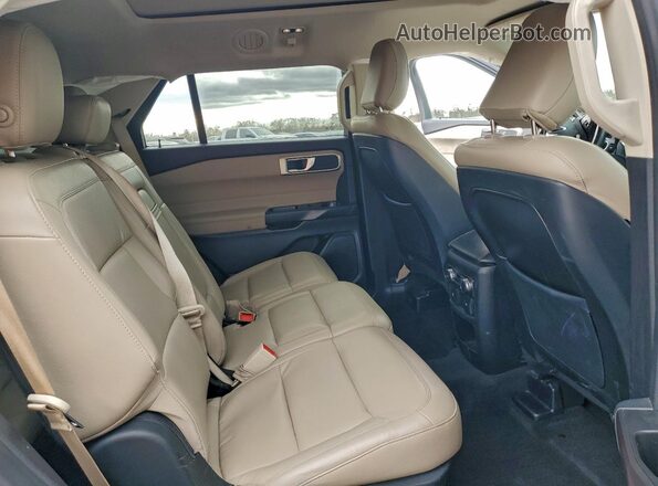 1FMSK8DH2LGB06264 2020 FORD FORD EXPLORER Silver Widok wnętrza z tyłu