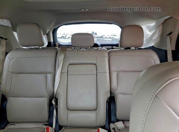1FMSK8DH2LGB06264 2020 FORD FORD EXPLORER Silver Widok tylnych siedzeń
