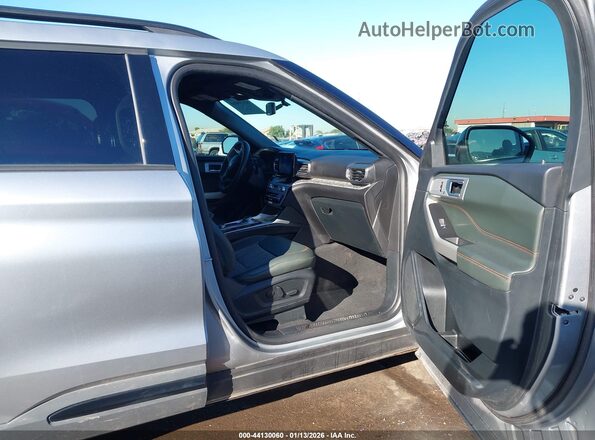 1FMSK8JH5PGC36629 2023 FORD FORD EXPLORER Silver Front interior view