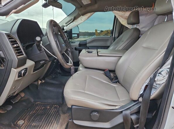 1FT7W2B68LEE09347 2020 FORD F250 White Вид салону спереду