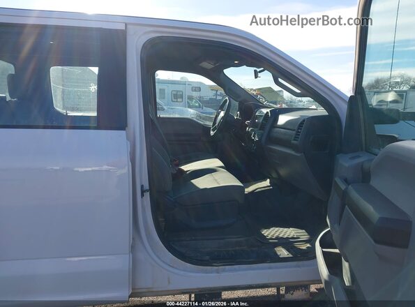 1FT7W2BN2MED49719 2021 FORD F-250 White Widok wnętrza z przodu