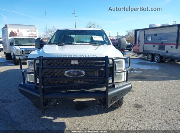 1FT7W2BN2MED49719 2021 FORD F-250 White Widok wnętrza 360 stopni