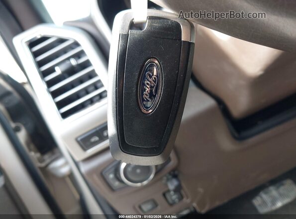 1FT7W2BT7HEE17517 2017 FORD F-250 Gold Вид панелі приладів