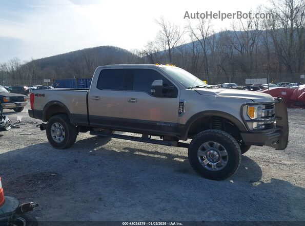 1FT7W2BT7HEE17517 2017 FORD F-250 Gold Панорамний вид салону 360°