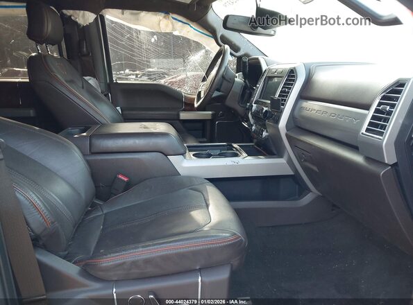 1FT7W2BT7HEE17517 2017 FORD F-250 Gold Вид салону спереду