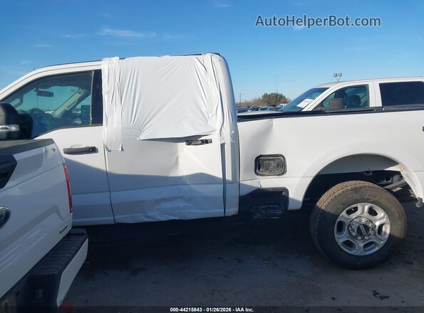 1FT7W2BT7SED39151 2025 FORD F-250 White Панорамний вид салону 360°