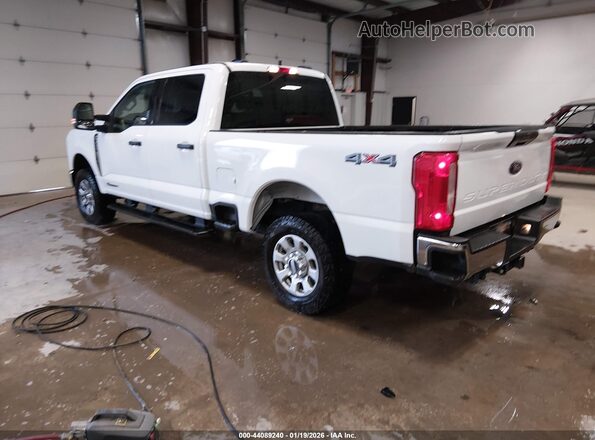 1FT7W2BT8REE11002 2024 FORD F-250 White Հետևի ձախ