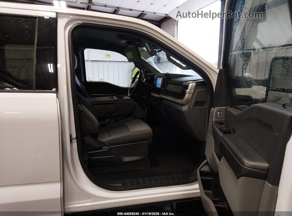 1FT7W2BT8REE11002 2024 FORD F-250 White Սալոնի դիմացի տեսք