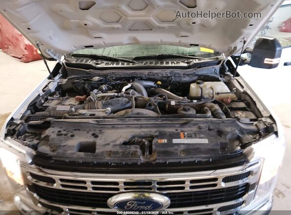 1FT7W2BT8REE11002 2024 FORD F-250 White Հետևի տեսք