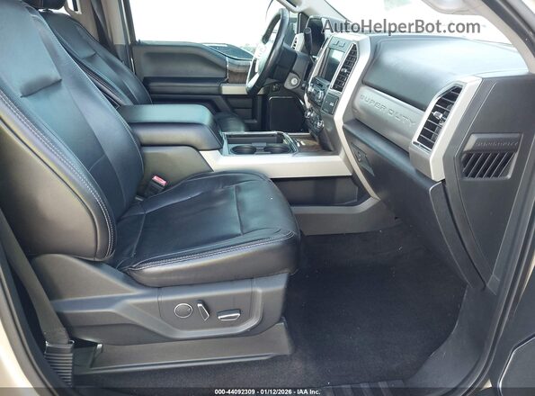 1FT7W2BT9JEB16317 2018 FORD F-250 Beige Вид салону спереду
