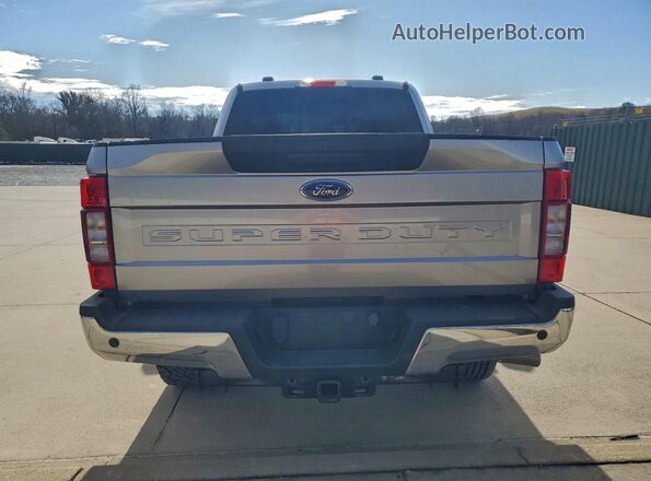 1FT7W2BTXNEG21515 2022 FORD F250 Silver Widok z tyłu