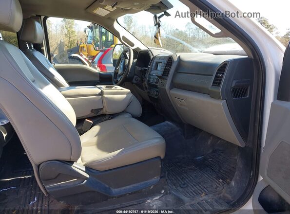 1FT7X2A67MEC24559 2021 FORD F-250 White Vista interior delantera