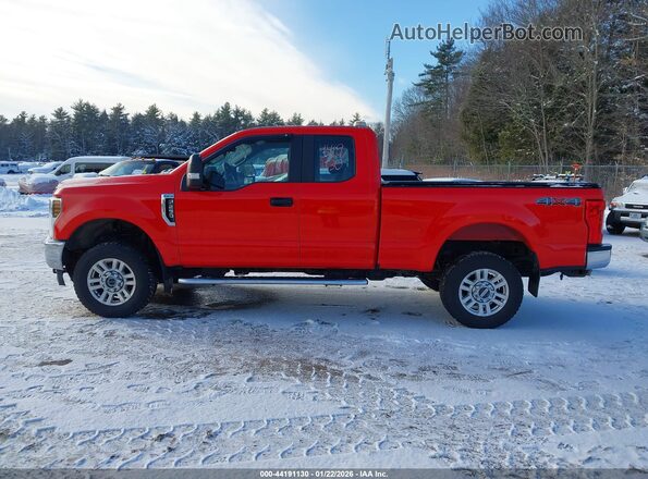 1FT7X2B64JEC85586 2018 FORD F-250 Red Панорамний вид салону 360°