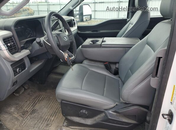 1FT7X2BA9REE83404 2024 FORD F-250 Белый Вид салона спереди