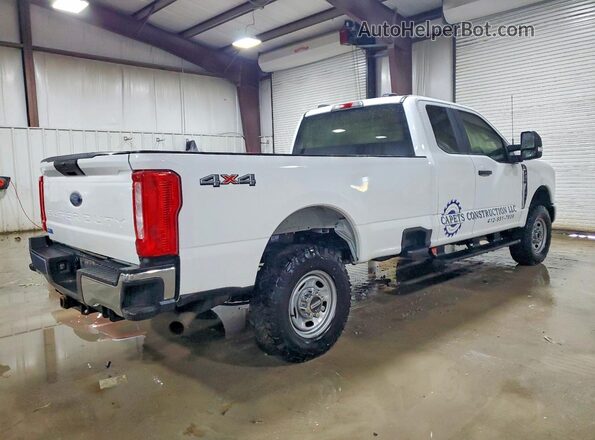 1FT7X2BAXREC62670 2024 FORD F250 White 