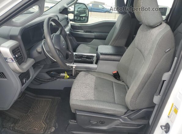 1FT8X3BN8REC38574 2024 FORD F350 Белый Вид салона спереди