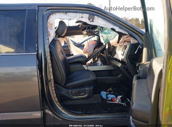 1FTEW1EF2HFB77374 2017 FORD F150 Серый Вид салона спереди