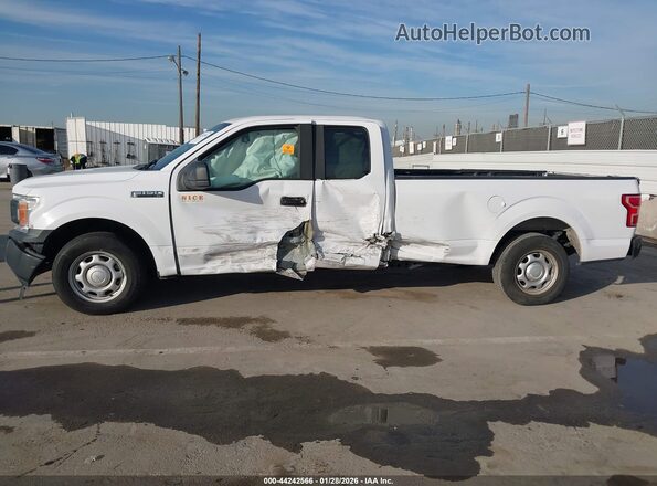 1FTEX1CP2JKE37570 2018 FORD F150 White 360 interior view