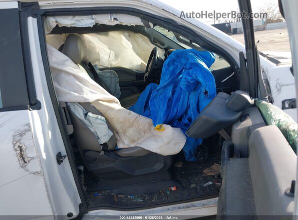 1FTEX1CP2JKE37570 2018 FORD F150 White Front interior view