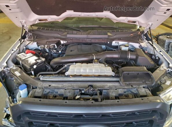 1FTFW1E83PFA77787 2023 FORD F150 Silver Widok wnętrza z tyłu