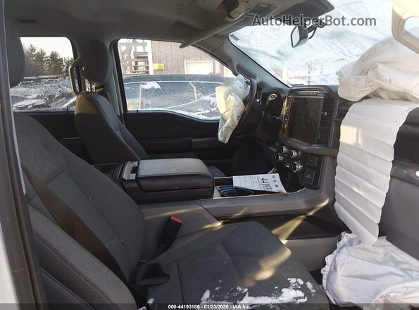 1FTFW3L84RKF09439 2024 FORD F150 White Vista interior delantera
