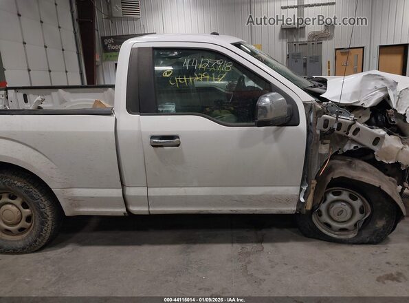 1FTMF1EP2JFA18106 2018 FORD F150 White Սալոնի հետևի տեսք