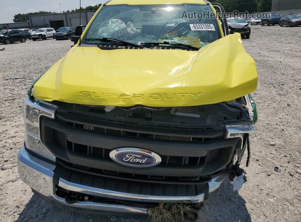 1FTRF3A69NEG45752 2022 FORD F350 Yellow Widok wnętrza z tyłu