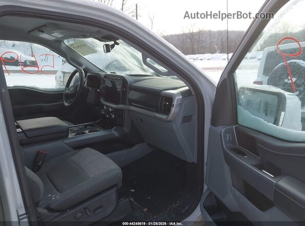 1FTVW1EV8PWG35120 2023 FORD F-150 LIGHTNING Gray Widok wnętrza z przodu