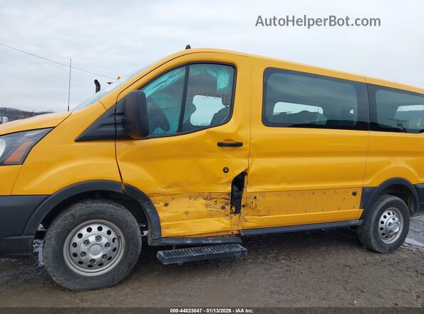 1FTYE2Y83LKB12844 2020 FORD TRANSIT-150 Yellow Widok z przodu