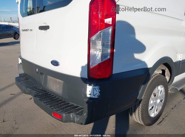 1FTYR1ZM1HKB29613 2017 FORD TRANSIT-250 White Front view