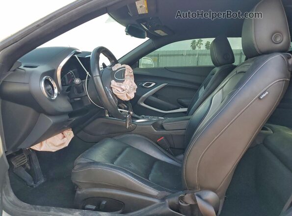 1G1FD1RS4N0130792 2022 CHEVROLET CAMARO White Вид салону спереду