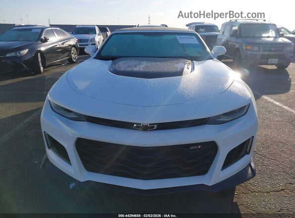 1G1FK3D67P0146046 2023 CHEVROLET CAMARO White Widok zestawu wskaźników