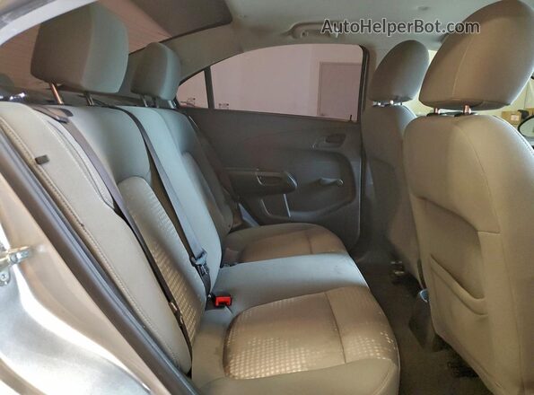1G1JB5SH4H4135879 2017 CHEVROLET SONIC Silver Հետևի նստատեղերի տեսք