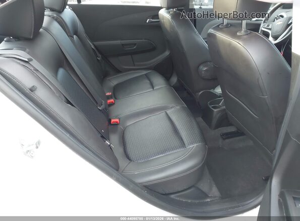 1G1JF5SB2L4103330 2020 CHEVROLET SONIC White Widok naklejki z numerem VIN