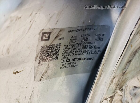 1G1ZB5STXKF198858 2019 CHEVROLET MALIBU Серебряный Вид подкапотного пространства