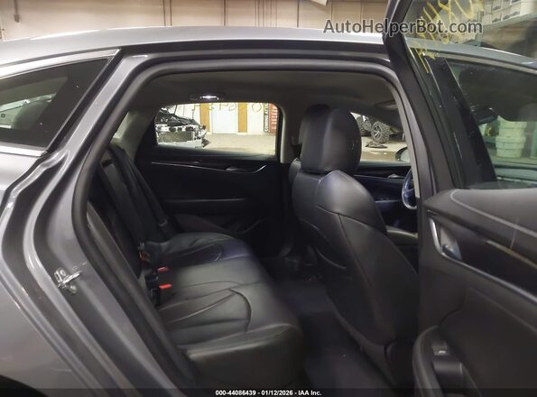 1G4ZP5SS4JU137785 2018 BUICK LACROSSE Gray Вид наклейки з VIN-кодом