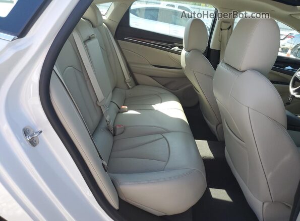 1G4ZR5SS7JU143932 2018 BUICK LACROSSE White 