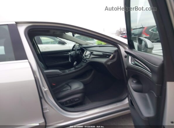 1G4ZR5SS9JU129093 2018 BUICK LACROSSE Silver Front interior view