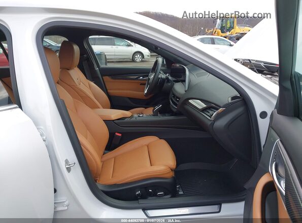 1G6DS5RK7S0104309 2025 CADILLAC CT5 Белый Вид салона спереди