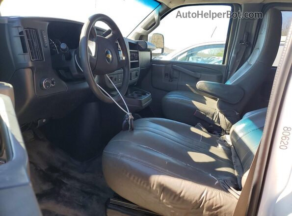 1GAZGNFP5K1311577 2019 CHEVROLET EXPRESS White Front interior view
