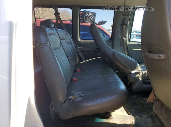 1GAZGNFP5K1311577 2019 CHEVROLET EXPRESS White Rear interior view