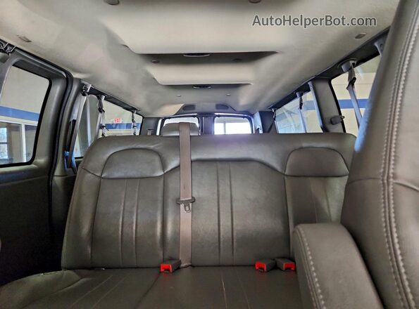 1GAZGNFP6P1109726 2023 CHEVROLET EXPRESS White Rear seats view